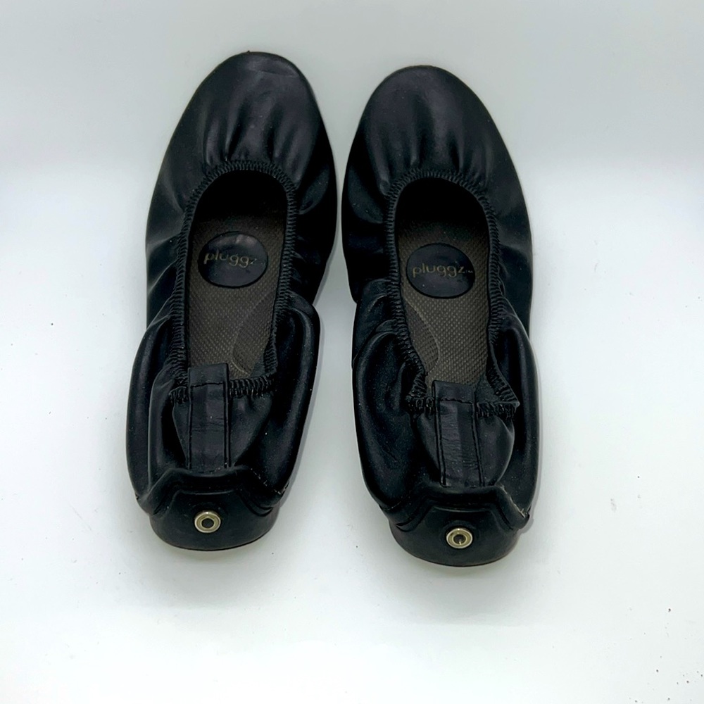 Pluggz black slip ons sz 9